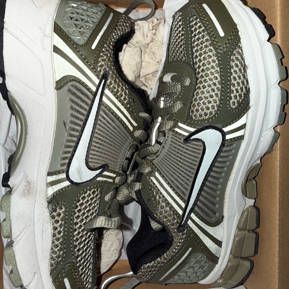 Kids Nike vomero 5
